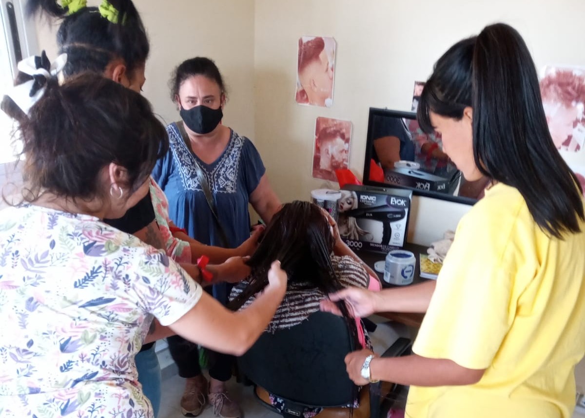Curso básico de peluquería en la Unidad UNIDAD Nº 19 DE INR (Florida)